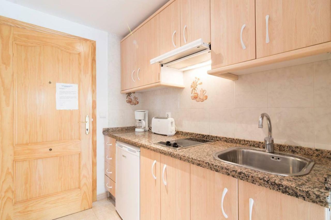 Apartamentos Vicenta Carihuela By Playa Miguel 토레몰리노스 외부 사진
